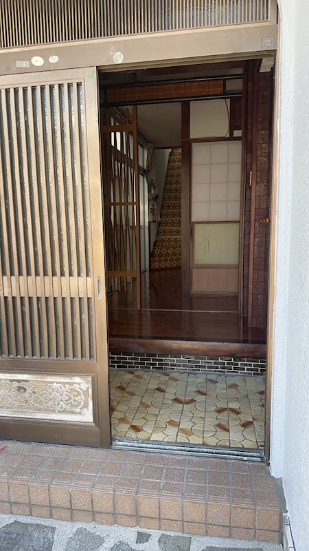 朝仁戸建 現地写真（玄関）