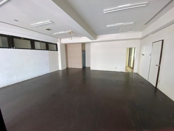 鹿児島市鴨池新町ビル 1階店舗